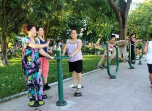 Chạy bộ buổi sáng có tốt hơn chạy buổi tối?